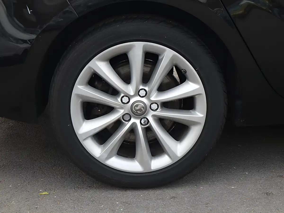 Used 2015 Vauxhall Zafira Tourer Elite Black - Interior and Exterior details 7