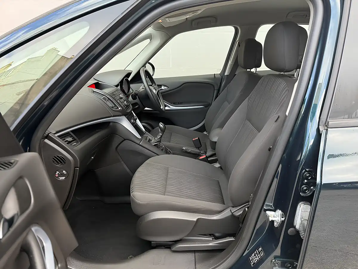 Used 2015 Vauxhall Zafira Tourer Exclusiv Green - Interior and Exterior details 12
