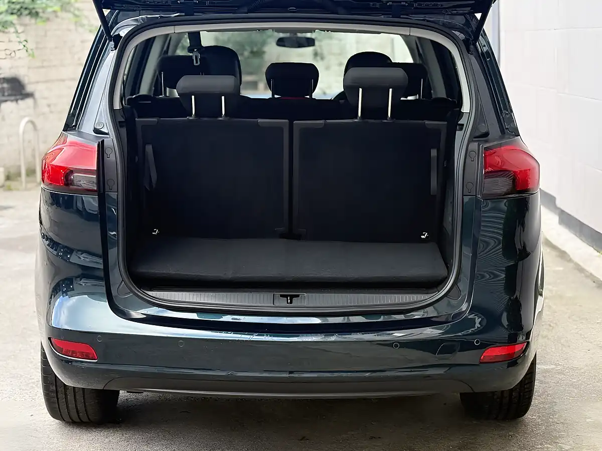 Used 2015 Vauxhall Zafira Tourer Exclusiv Green - Interior and Exterior details 17