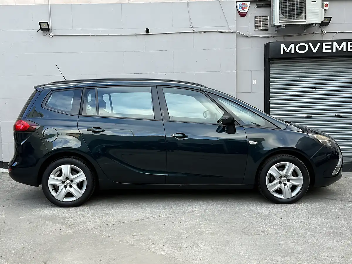 Used 2015 Vauxhall Zafira Tourer Exclusiv Green - Interior and Exterior details 5