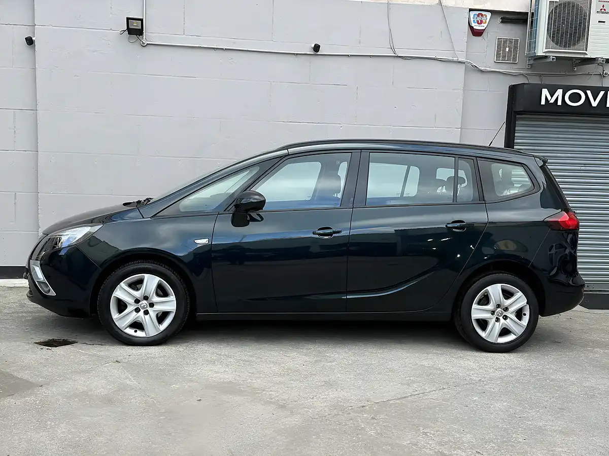 Used 2015 Vauxhall Zafira Tourer Exclusiv Green - Interior and Exterior details 6