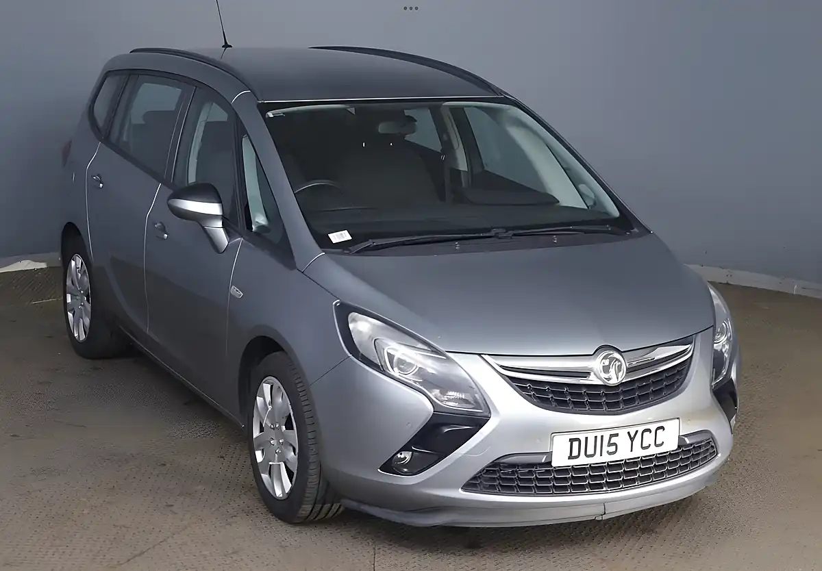 Used 2015 Vauxhall Zafira Tourer Exclusiv Silver - Interior and Exterior details 7