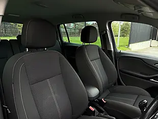 Used 2015 Vauxhall Zafira Tourer Sri Blue - Interior and Exterior details 12