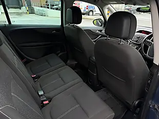 Used 2015 Vauxhall Zafira Tourer Sri Blue - Interior and Exterior details 13