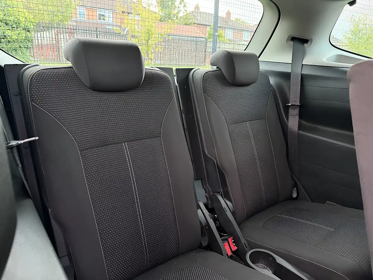 Used 2015 Vauxhall Zafira Tourer Sri Blue - Interior and Exterior details 15