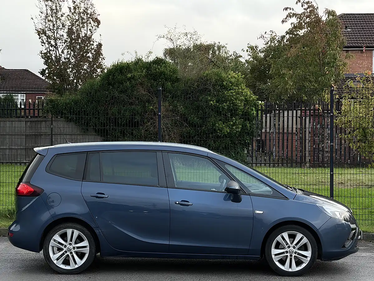 Used 2015 Vauxhall Zafira Tourer Sri Blue - Interior and Exterior details 3