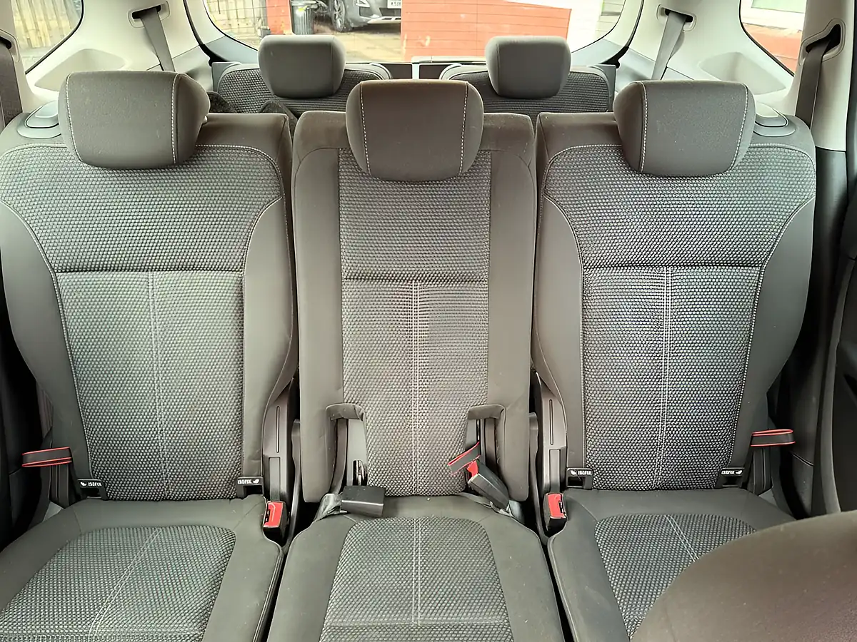 Used 2015 Vauxhall Zafira Tourer Sri Grey - Interior and Exterior details 14
