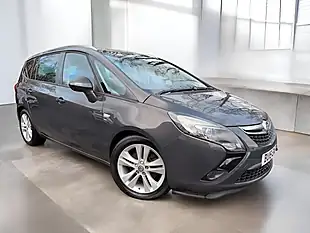 Used 2015 Vauxhall Zafira Tourer Sri Grey - Interior and Exterior details 2