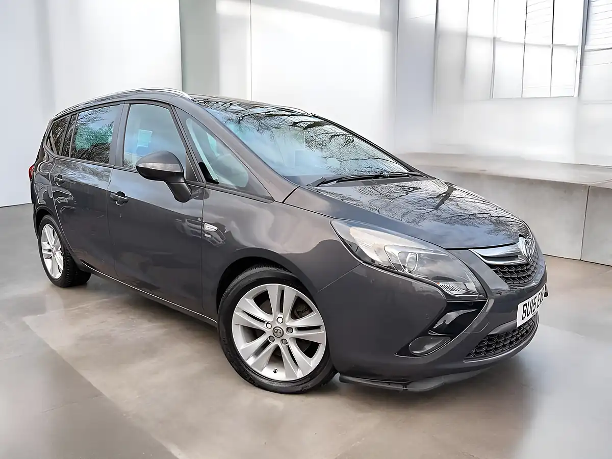Used 2015 Vauxhall Zafira Tourer Sri Grey - Interior and Exterior details 2