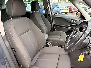 Used 2015 Vauxhall Zafira Tourer Sri Grey - Interior and Exterior details 20