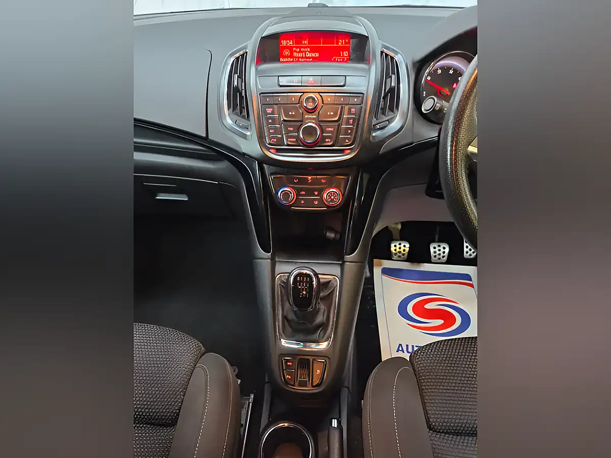 Used 2015 Vauxhall Zafira Tourer Sri Grey - Interior and Exterior details 11