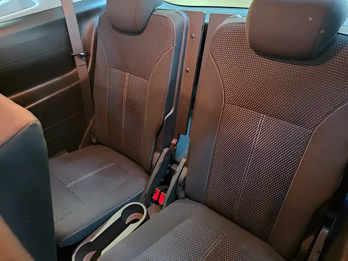 Used 2015 Vauxhall Zafira Tourer Sri Grey - Interior and Exterior details 16