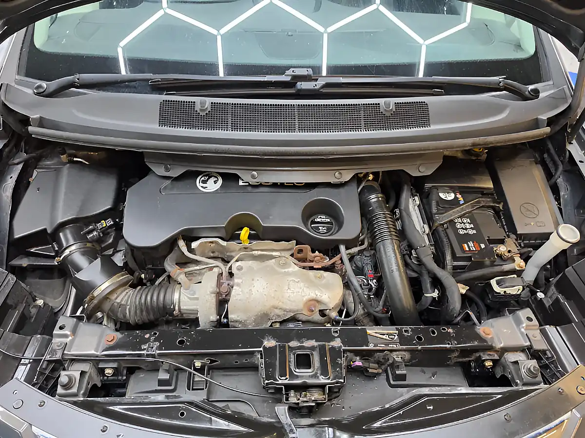 Used 2015 Vauxhall Zafira Tourer Sri Grey - Interior and Exterior details 20