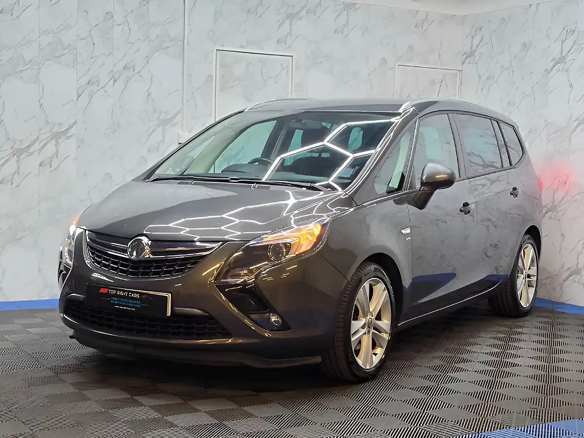 Used 2015 Vauxhall Zafira Tourer Sri Grey - Interior and Exterior details 4