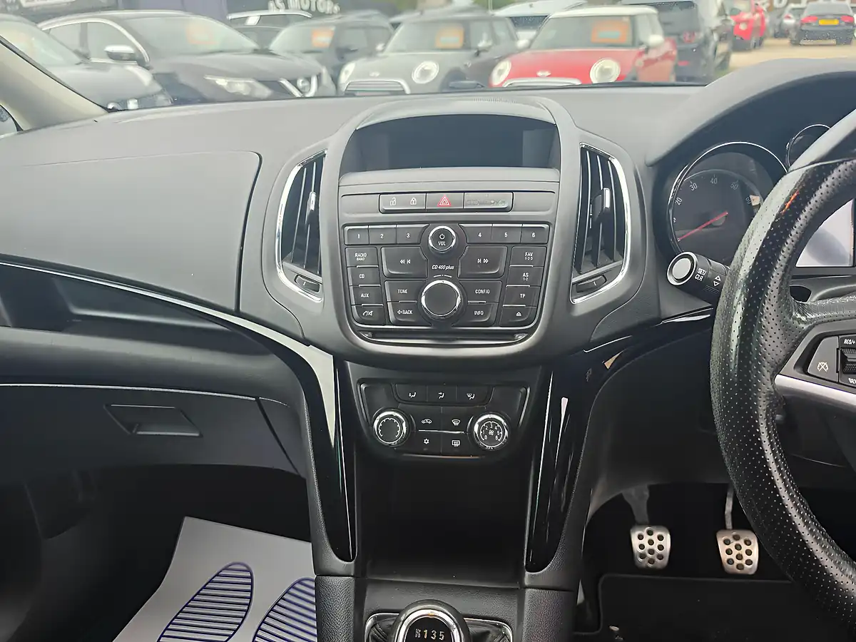 Used 2015 Vauxhall Zafira Tourer Sri Grey - Interior and Exterior details 11