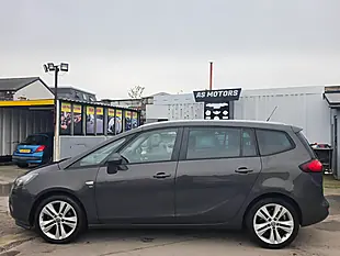 Used 2015 Vauxhall Zafira Tourer Sri Grey - Interior and Exterior details 4