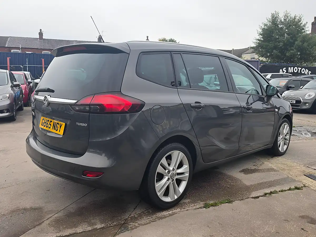 Used 2015 Vauxhall Zafira Tourer Sri Grey - Interior and Exterior details 7