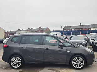 Used 2015 Vauxhall Zafira Tourer Sri Grey - Interior and Exterior details 8