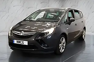 Used 2015 Vauxhall Zafira Tourer Sri Grey - Interior and Exterior details 3