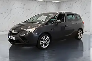 Used 2015 Vauxhall Zafira Tourer Sri Grey - Interior and Exterior details 4