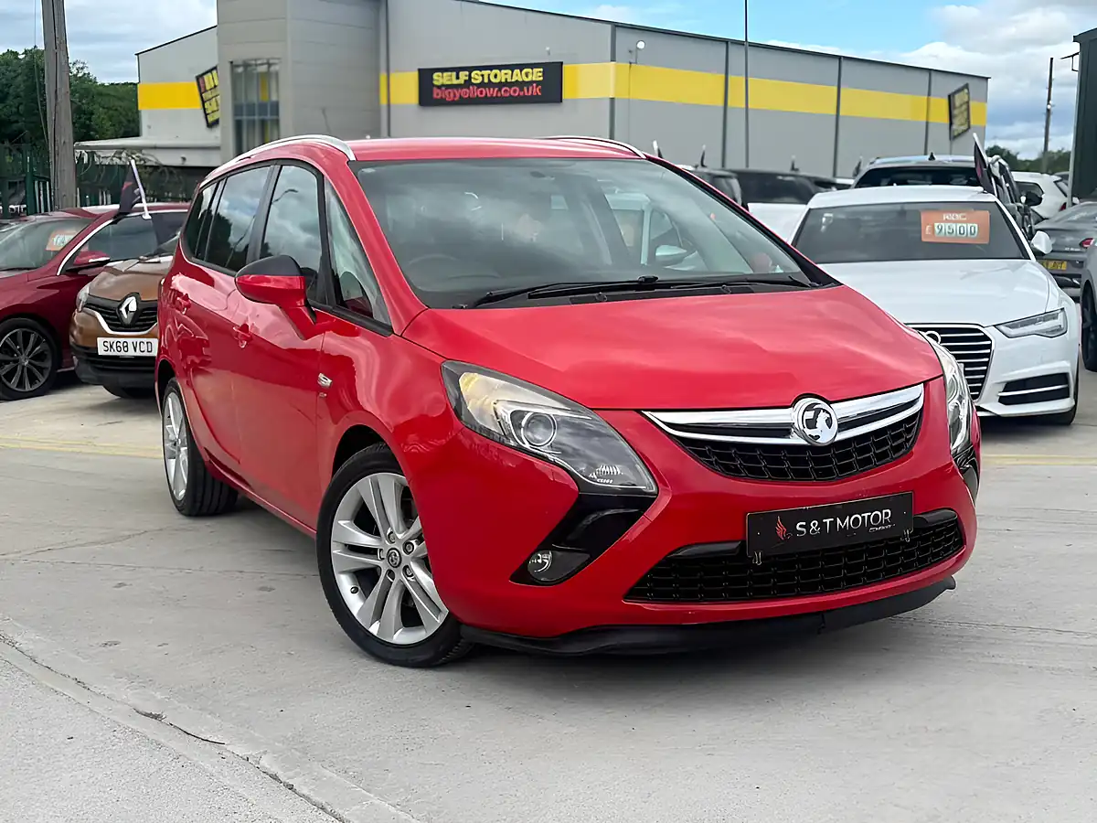 Used 2015 Vauxhall Zafira Tourer Sri Red - Front View