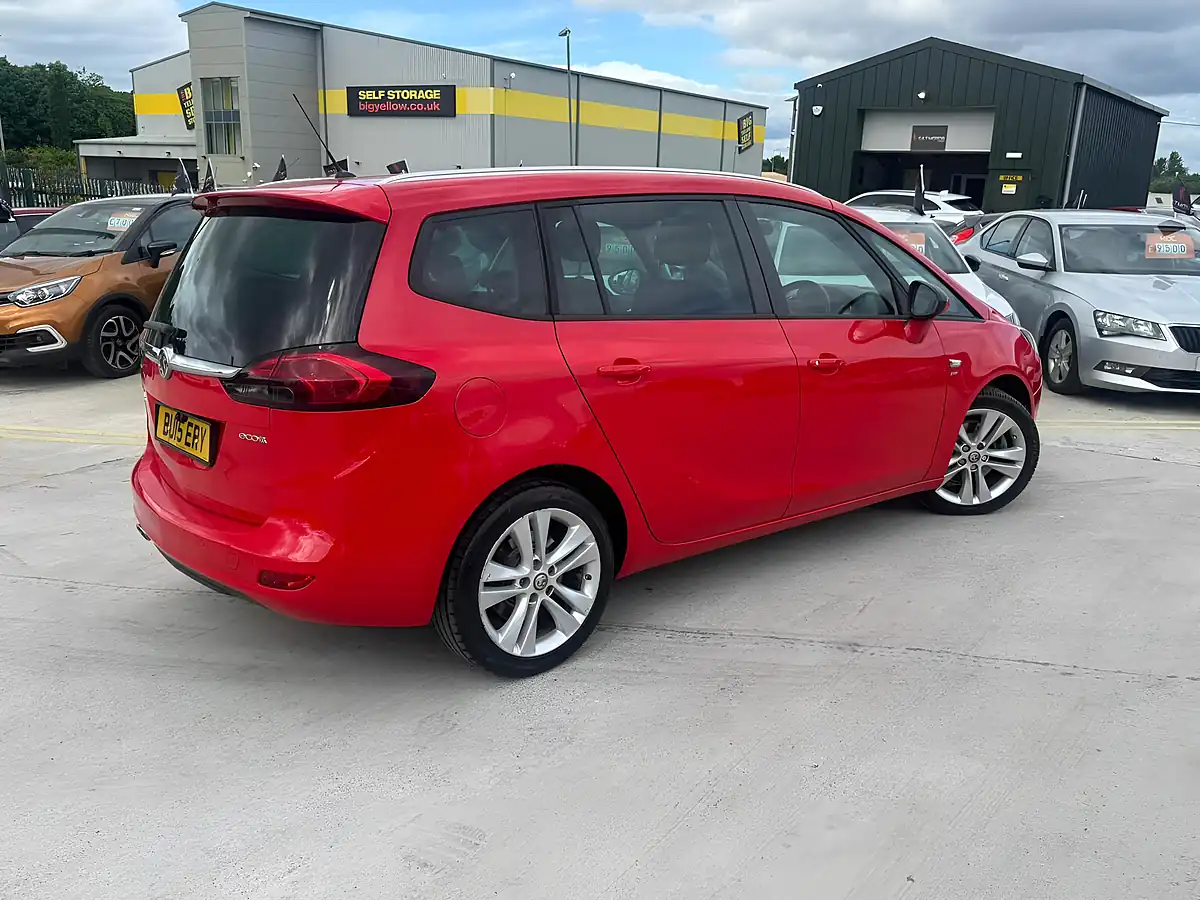 Used 2015 Vauxhall Zafira Tourer Sri Red - Interior and Exterior details 10