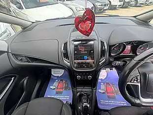 Used 2015 Vauxhall Zafira Tourer Sri Red - Interior and Exterior details 14