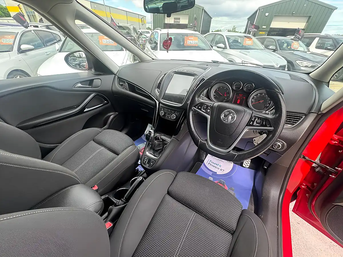 Used 2015 Vauxhall Zafira Tourer Sri Red - Interior and Exterior details 15