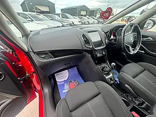 Used 2015 Vauxhall Zafira Tourer Sri Red - Interior and Exterior details 16