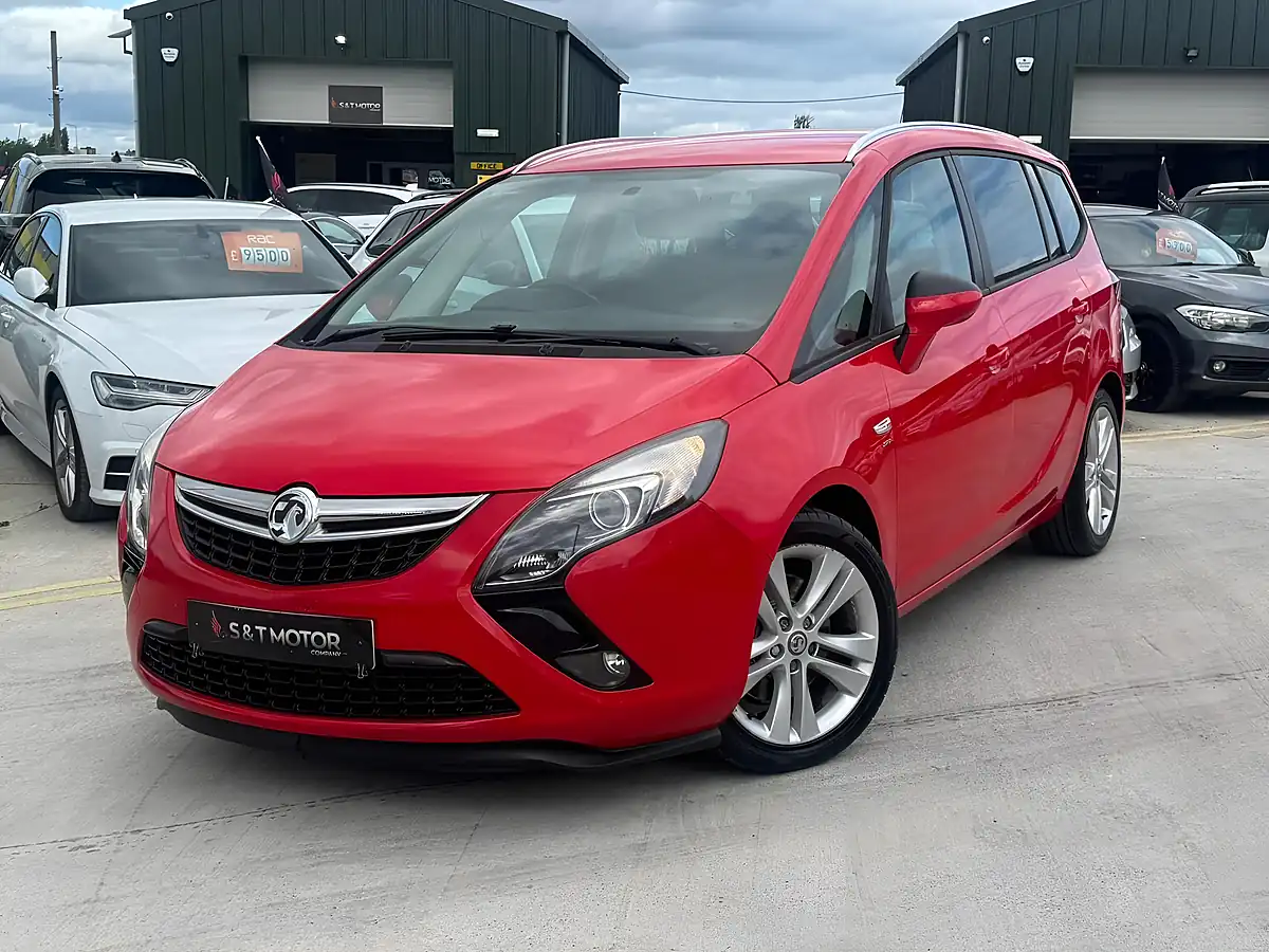 Used 2015 Vauxhall Zafira Tourer Sri Red - Interior and Exterior details 6