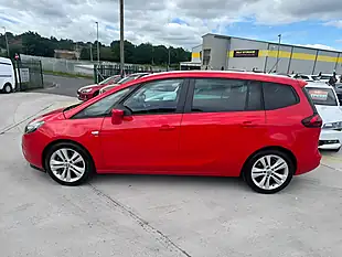 Used 2015 Vauxhall Zafira Tourer Sri Red - Interior and Exterior details 8