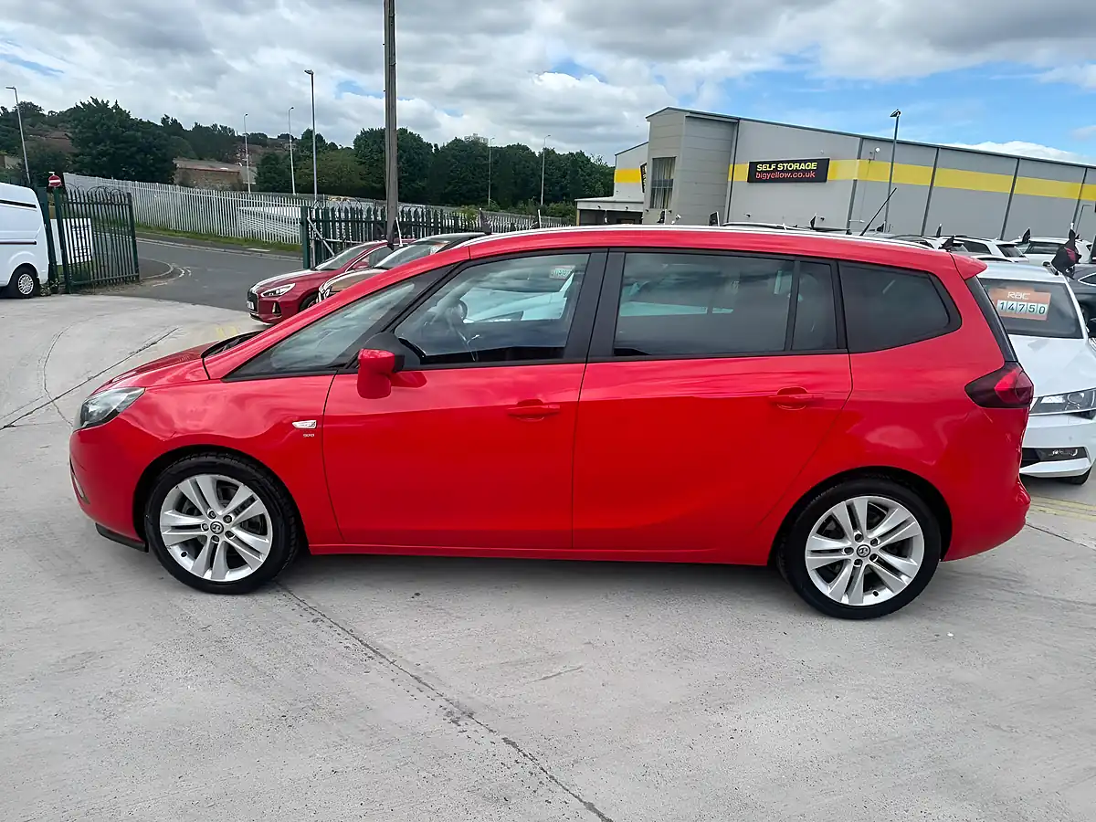 Used 2015 Vauxhall Zafira Tourer Sri Red - Interior and Exterior details 8