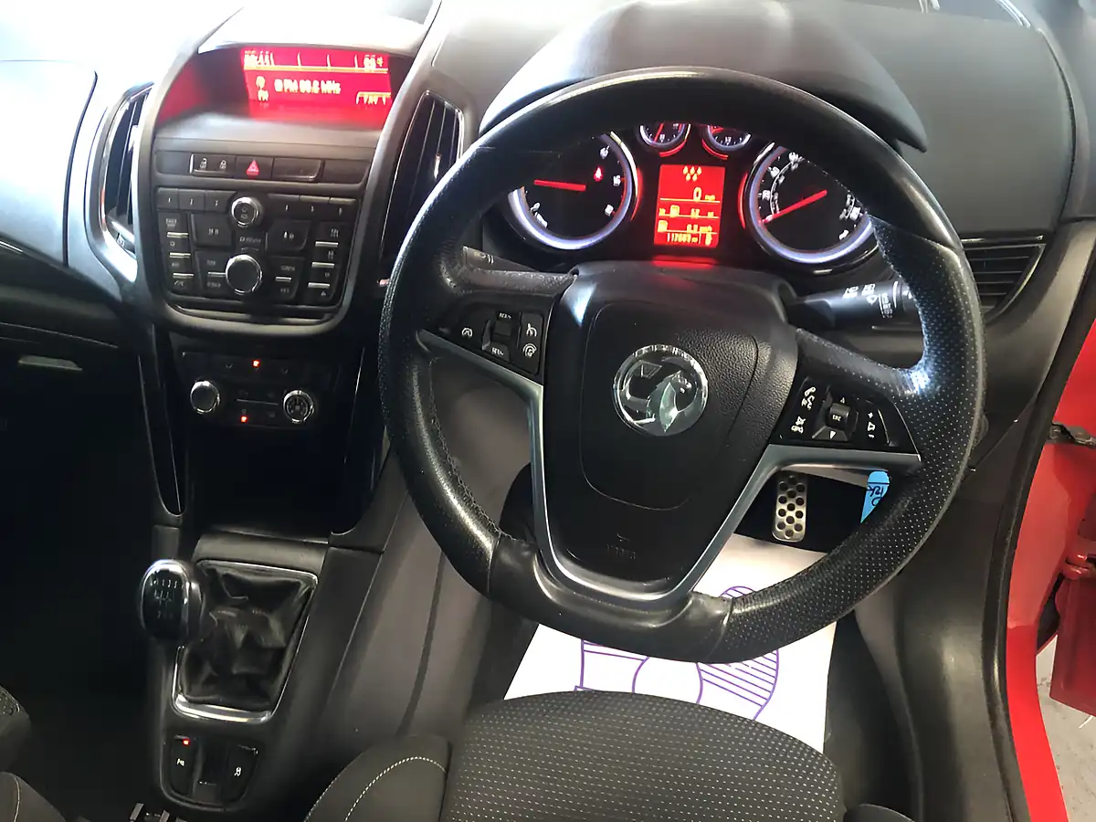 Used 2015 Vauxhall Zafira Tourer Sri Red - Interior and Exterior details 13