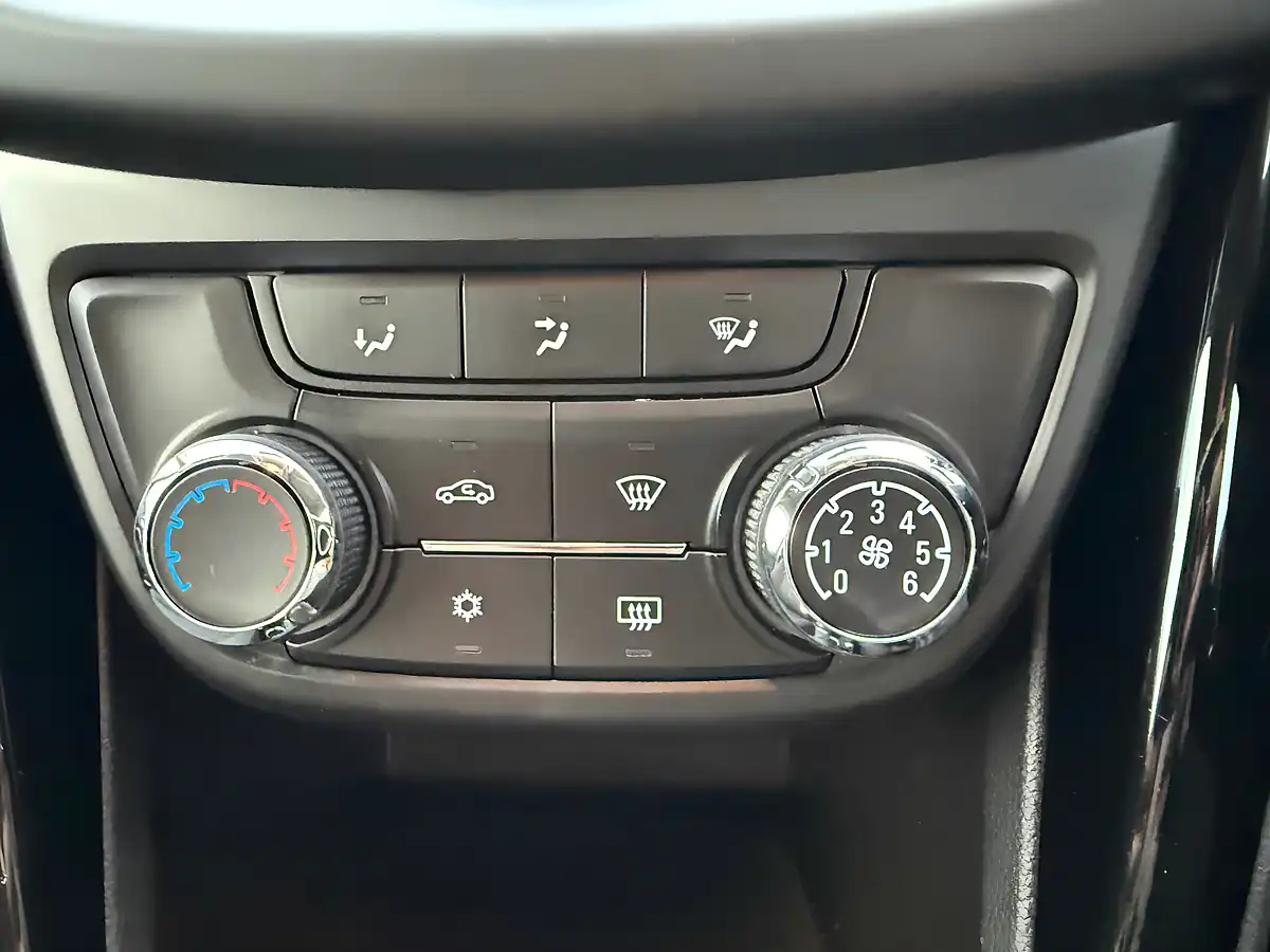 Used 2015 Vauxhall Zafira Tourer Sri Silver - Interior and Exterior details 20
