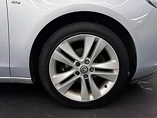 Used 2015 Vauxhall Zafira Tourer Sri Silver - Interior and Exterior details 14