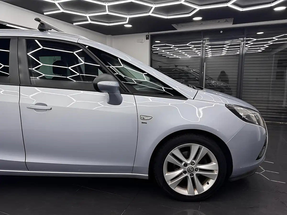Used 2015 Vauxhall Zafira Tourer Sri Silver - Interior and Exterior details 19