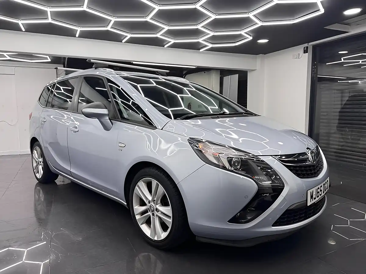 Used 2015 Vauxhall Zafira Tourer Sri Silver - Interior and Exterior details 2