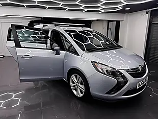 Used 2015 Vauxhall Zafira Tourer Sri Silver - Interior and Exterior details 6