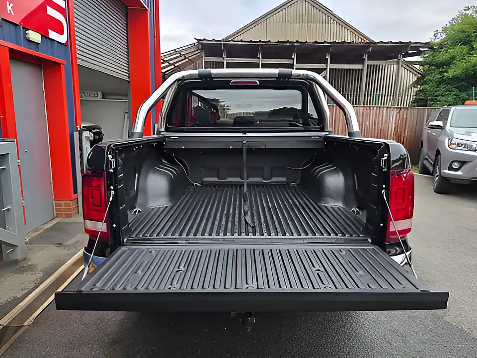 Used 2015 Volkswagen Amarok Ultimate Black - Interior and Exterior details 10