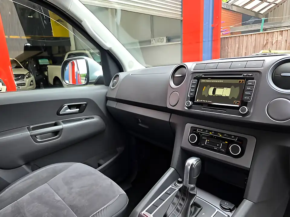 Used 2015 Volkswagen Amarok Ultimate Black - Interior and Exterior details 12