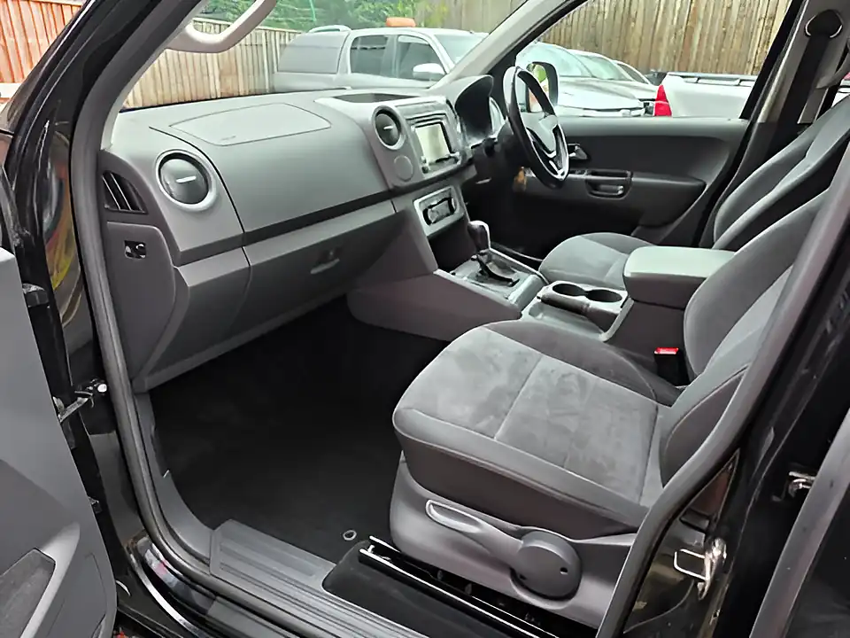 Used 2015 Volkswagen Amarok Ultimate Black - Interior and Exterior details 13