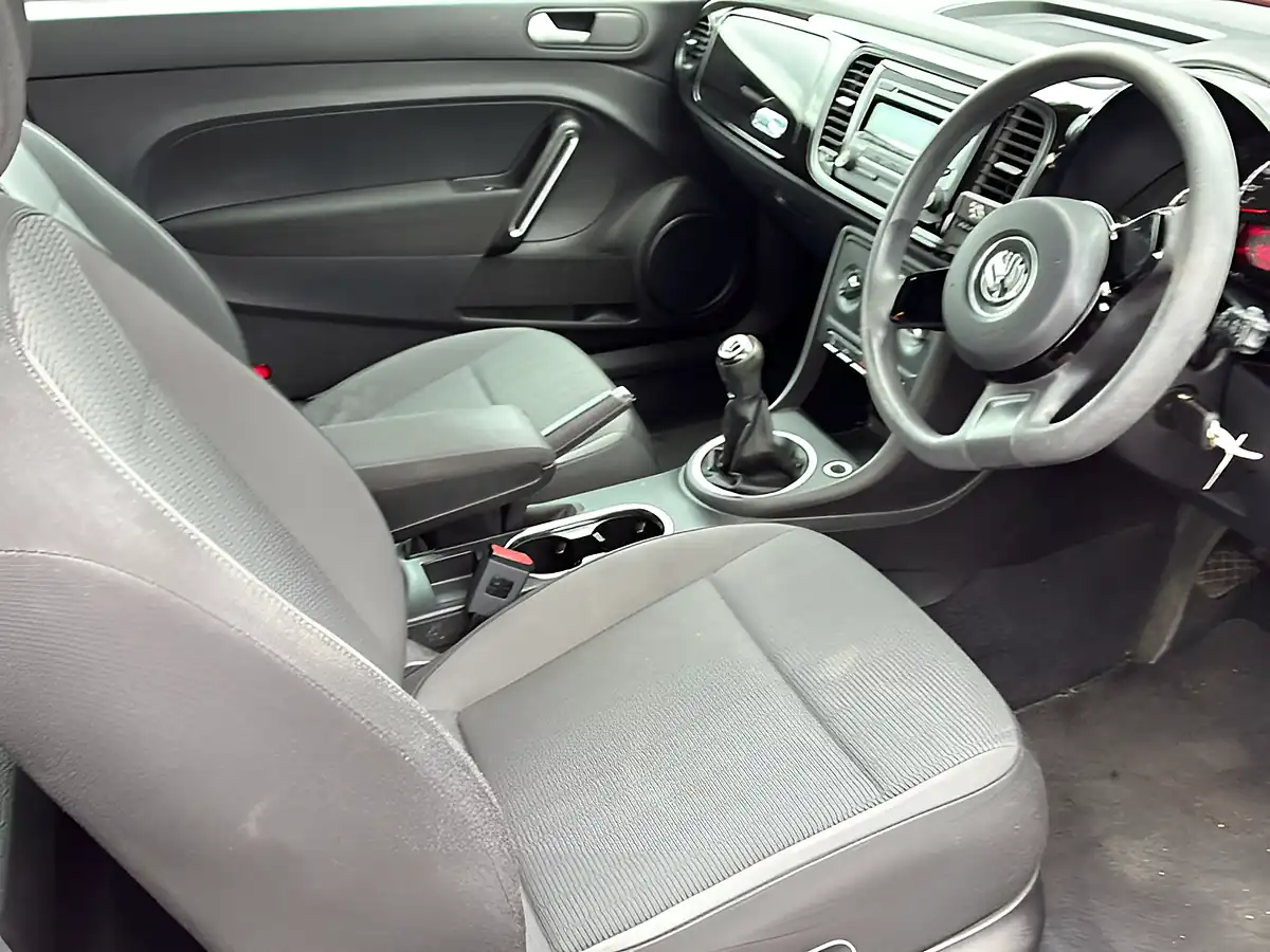 Used 2015 Volkswagen Beetle Bluemotion Technology Red - Interior and Exterior details 10
