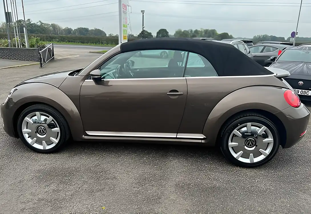 Used 2015 Volkswagen Beetle Design Java Bronze Metallic - Interior and Exterior details 4