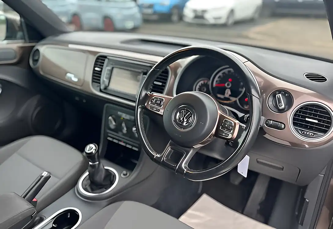 Used 2015 Volkswagen Beetle Design Java Bronze Metallic - Interior and Exterior details 9