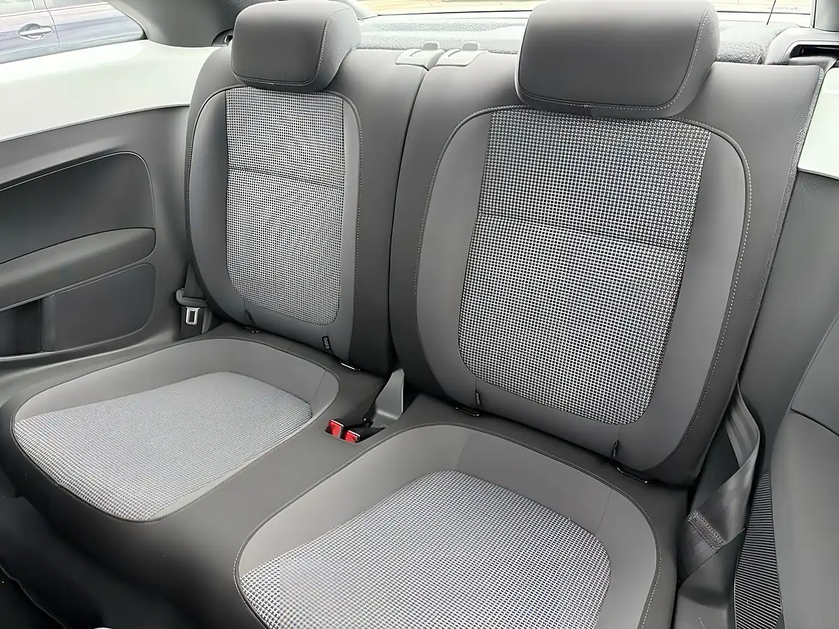 Used 2015 Volkswagen Beetle Design White - Interior and Exterior details 12