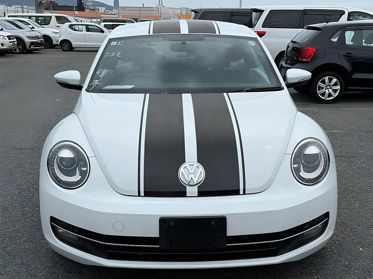 Used 2015 Volkswagen Beetle Design White - Interior and Exterior details 7