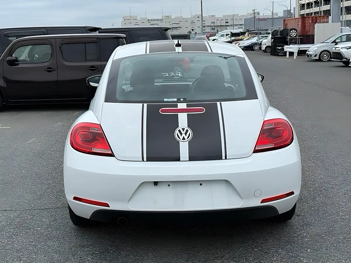Used 2015 Volkswagen Beetle Design White - Interior and Exterior details 8