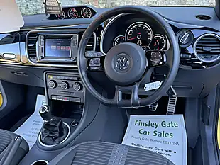 Used 2015 Volkswagen Beetle Sport Yellow - Interior and Exterior details 3