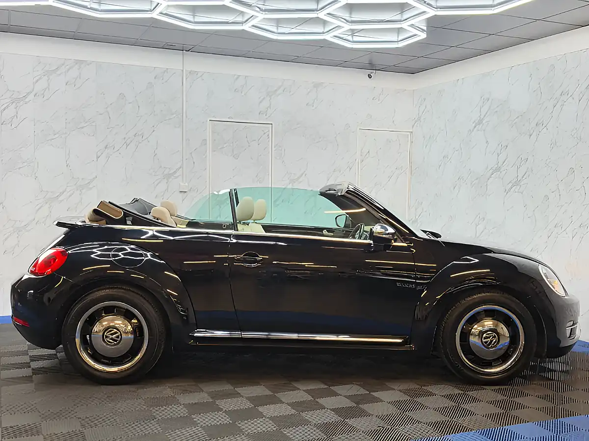 Used 2015 Volkswagen Beetle Tech Design Black - Interior and Exterior details 10