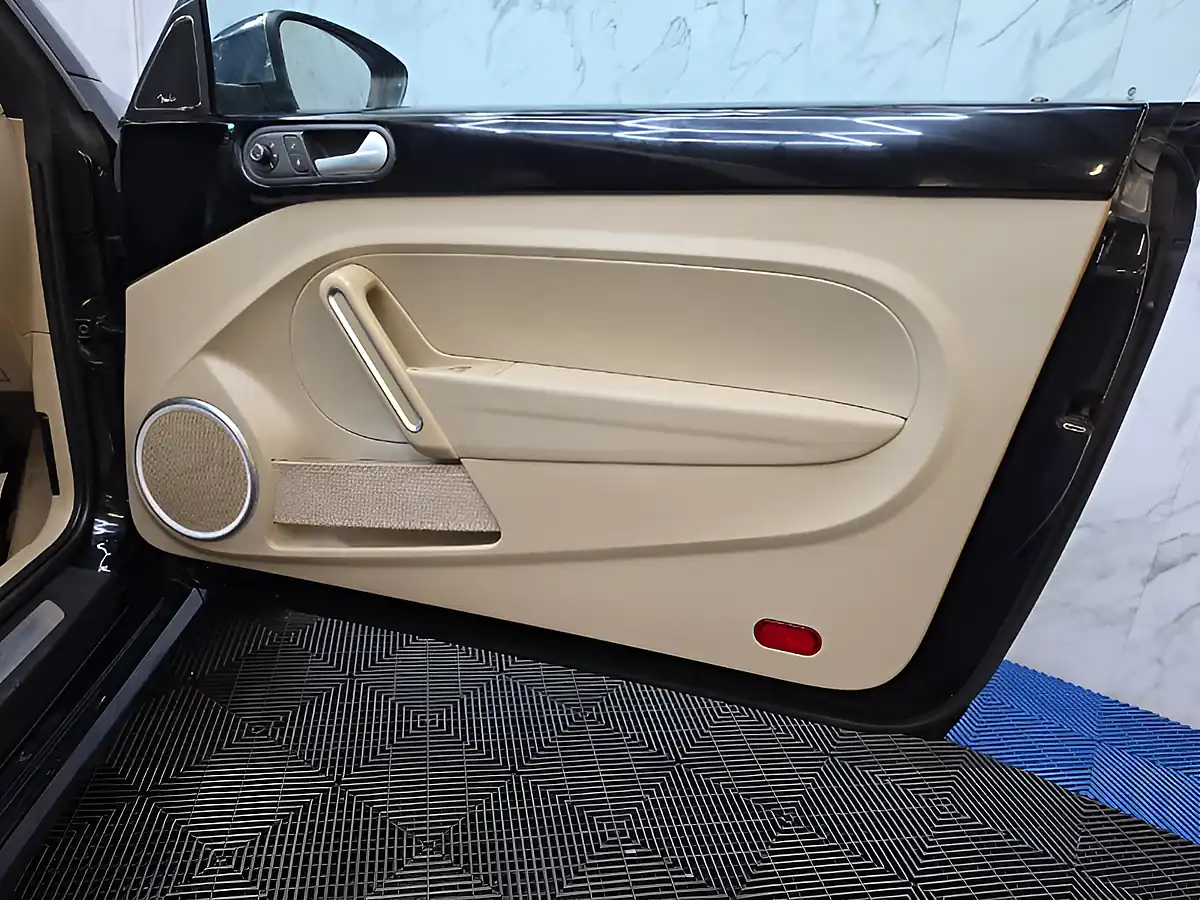 Used 2015 Volkswagen Beetle Tech Design Black - Interior and Exterior details 17